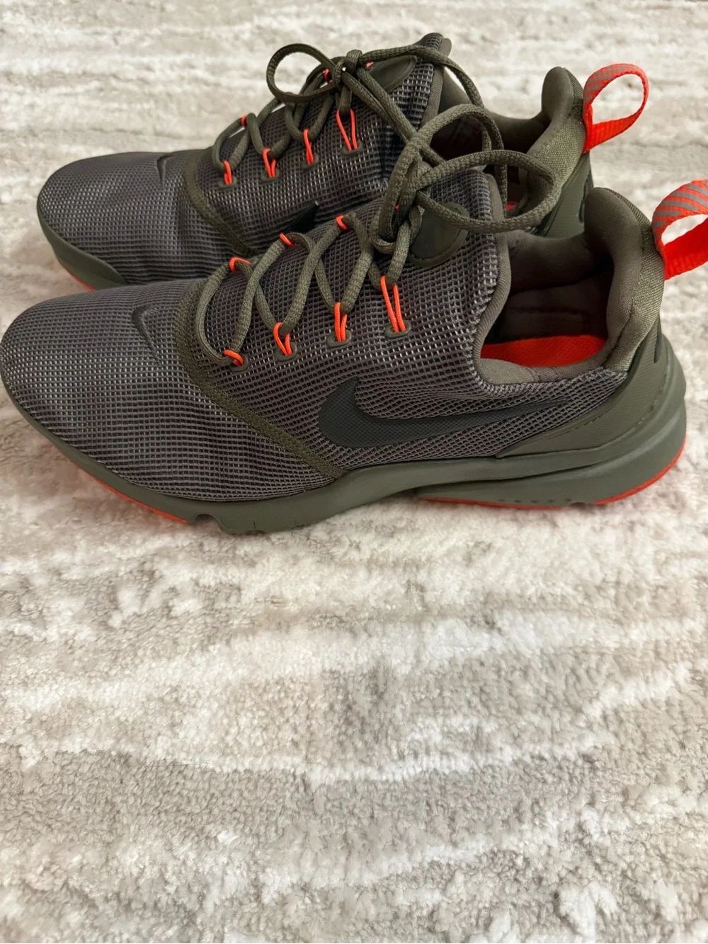 Nike Olive Green Presto Fly GS Sneakers with Orange Accents size 7Y